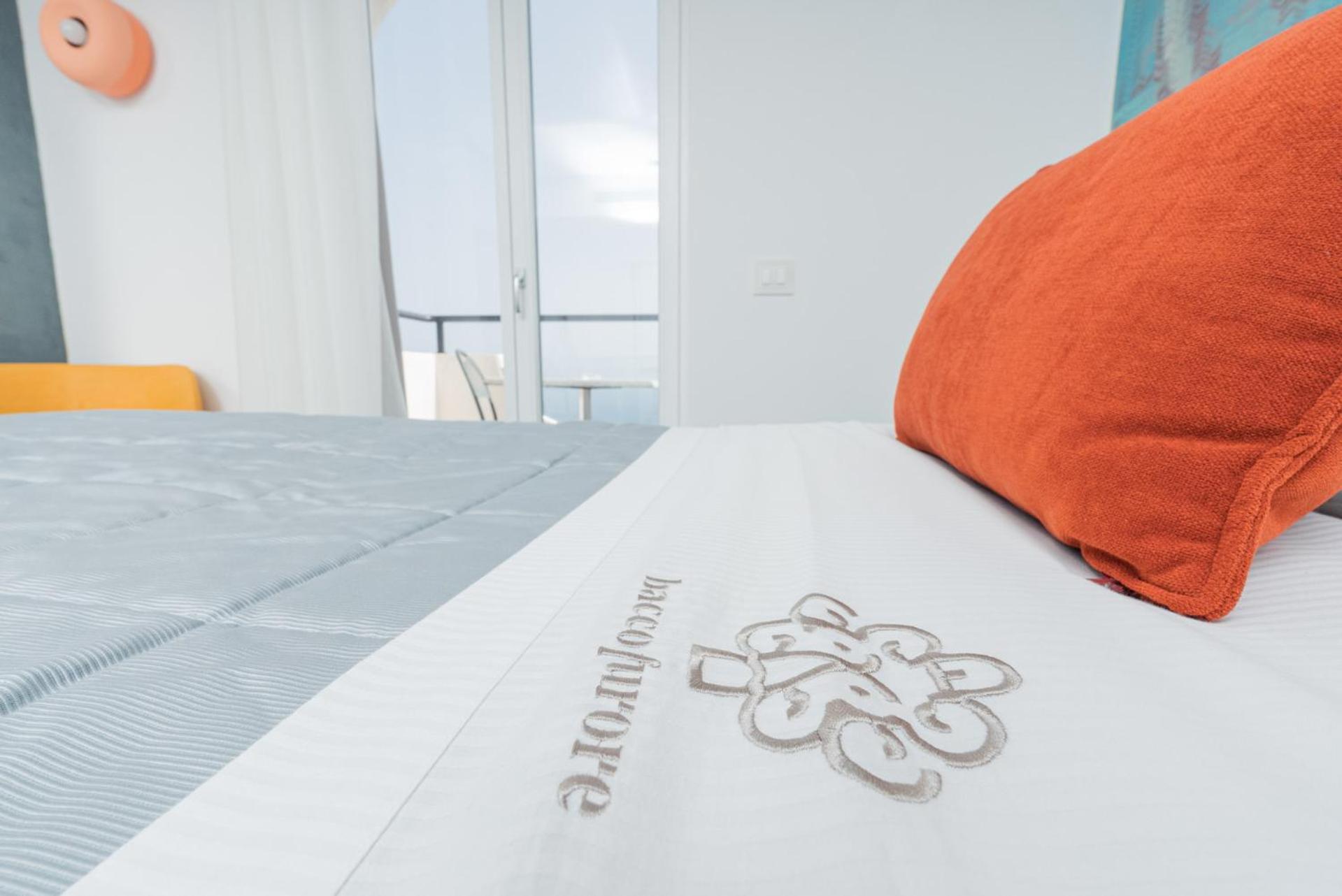 Albergo Dipinto Baccoฟูโรเร ภายนอก รูปภาพ