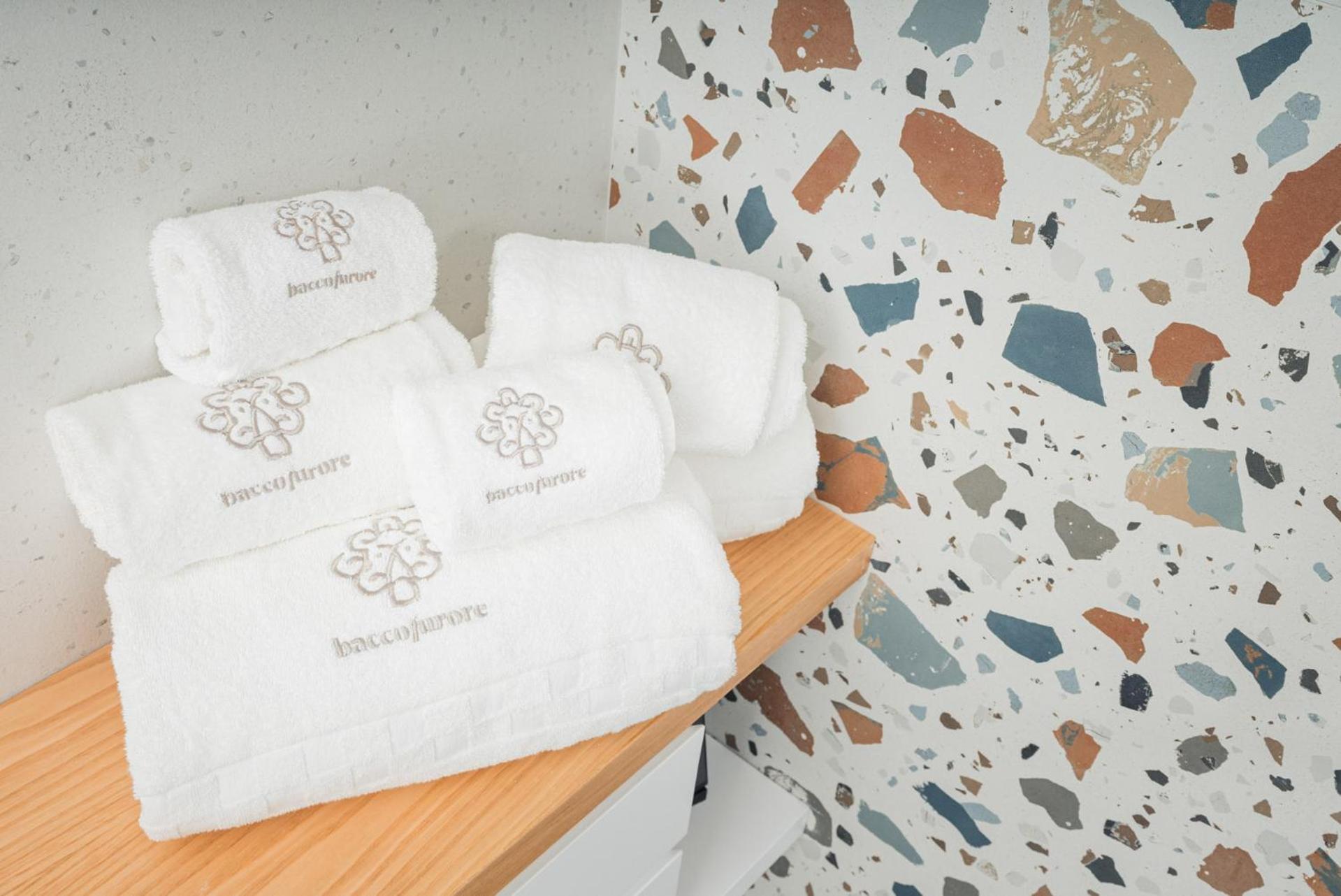 Albergo Dipinto Baccoฟูโรเร ภายนอก รูปภาพ
